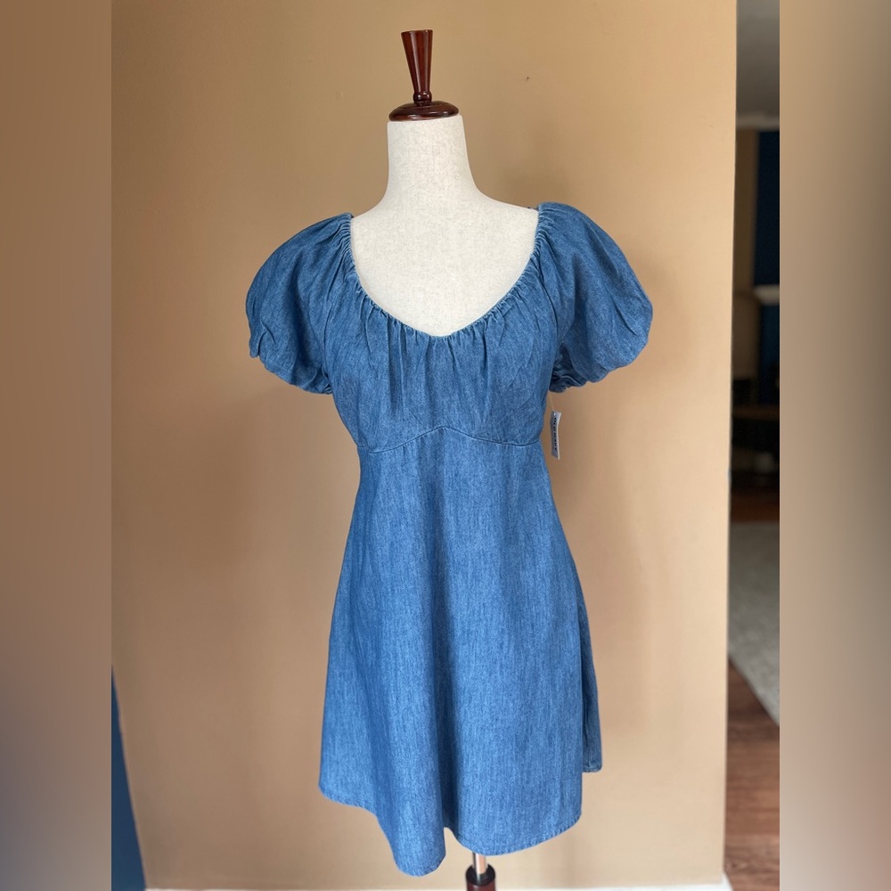 Old Navy Babydoll‎ Chambray Denim Smocked Dress Medium Puff Sleeve A-line NWT